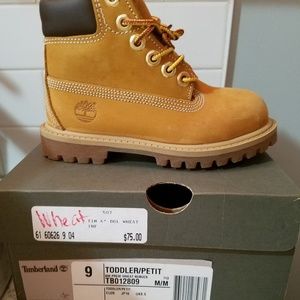 Brand new boys timberland boots size 9